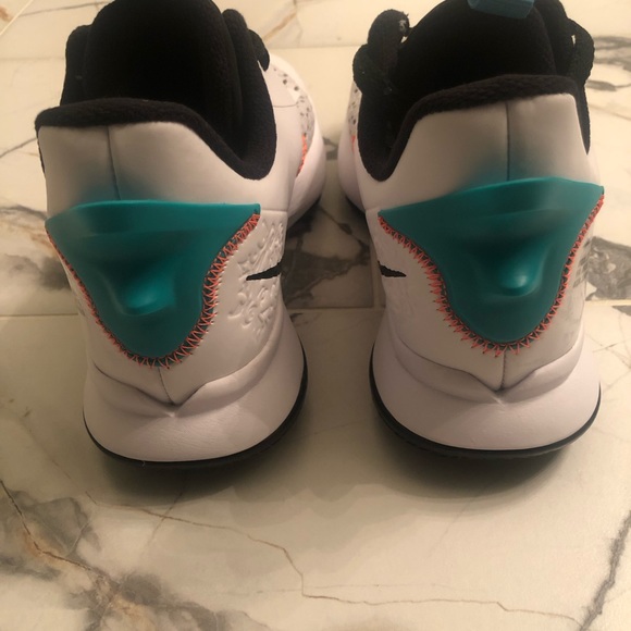 Nike Lebron Witness V Basketball Sneakers Size 7. New w/o box - Picture 2 of 4